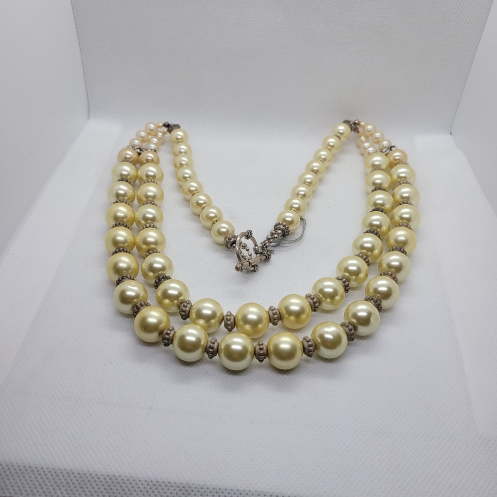 Vintage Yellow double strain Faux Pearl necklace - Picture 10 of 10